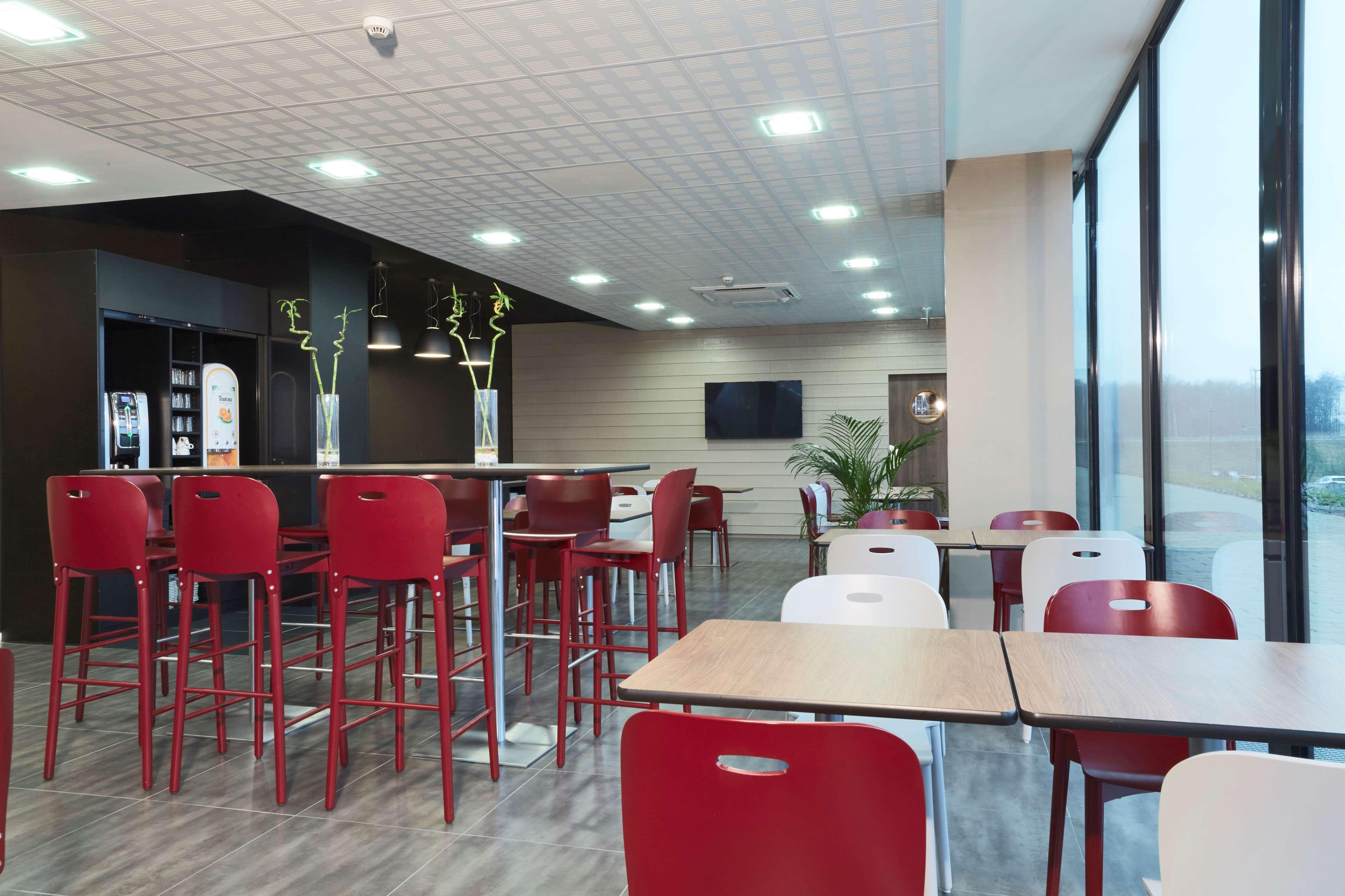 Kyriad 3* Le Blanc-Mesnil